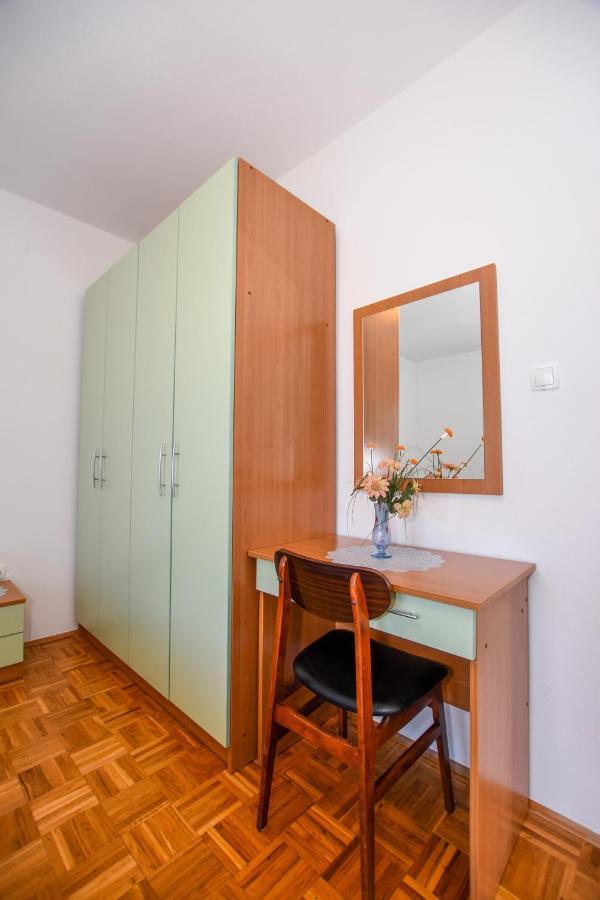 Apartmani Marija Ljubica Pag Town Exterior foto